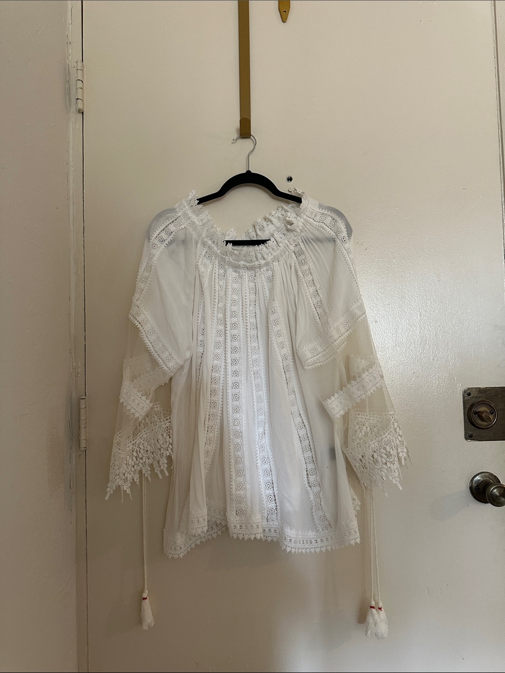 NWOT POL White Lace Crochet Bell Sleeve Blouse Round Neck Women's L JFT593